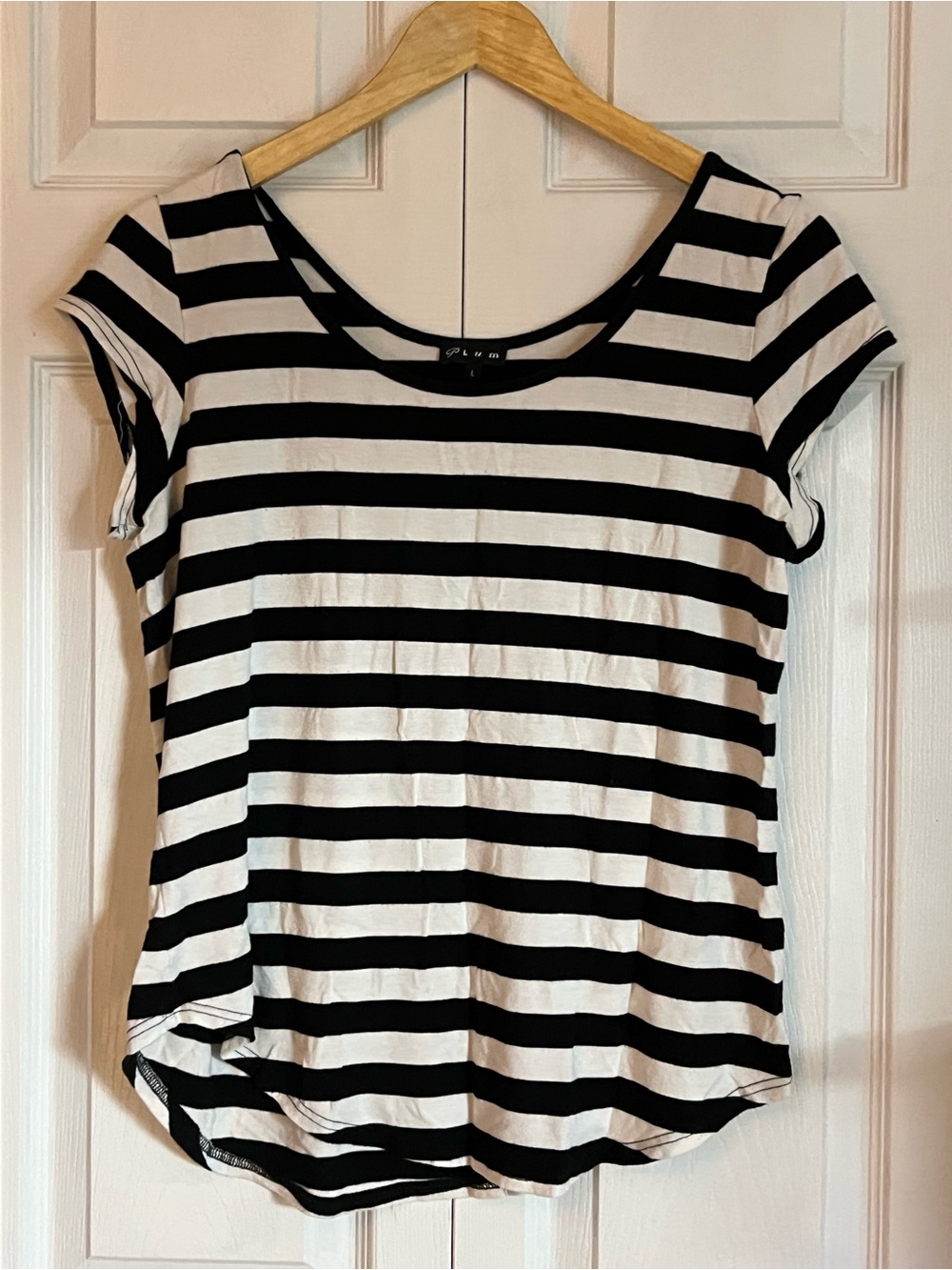 Plum Black White Striped Scoop Neck Cap Sleeve Top size Large